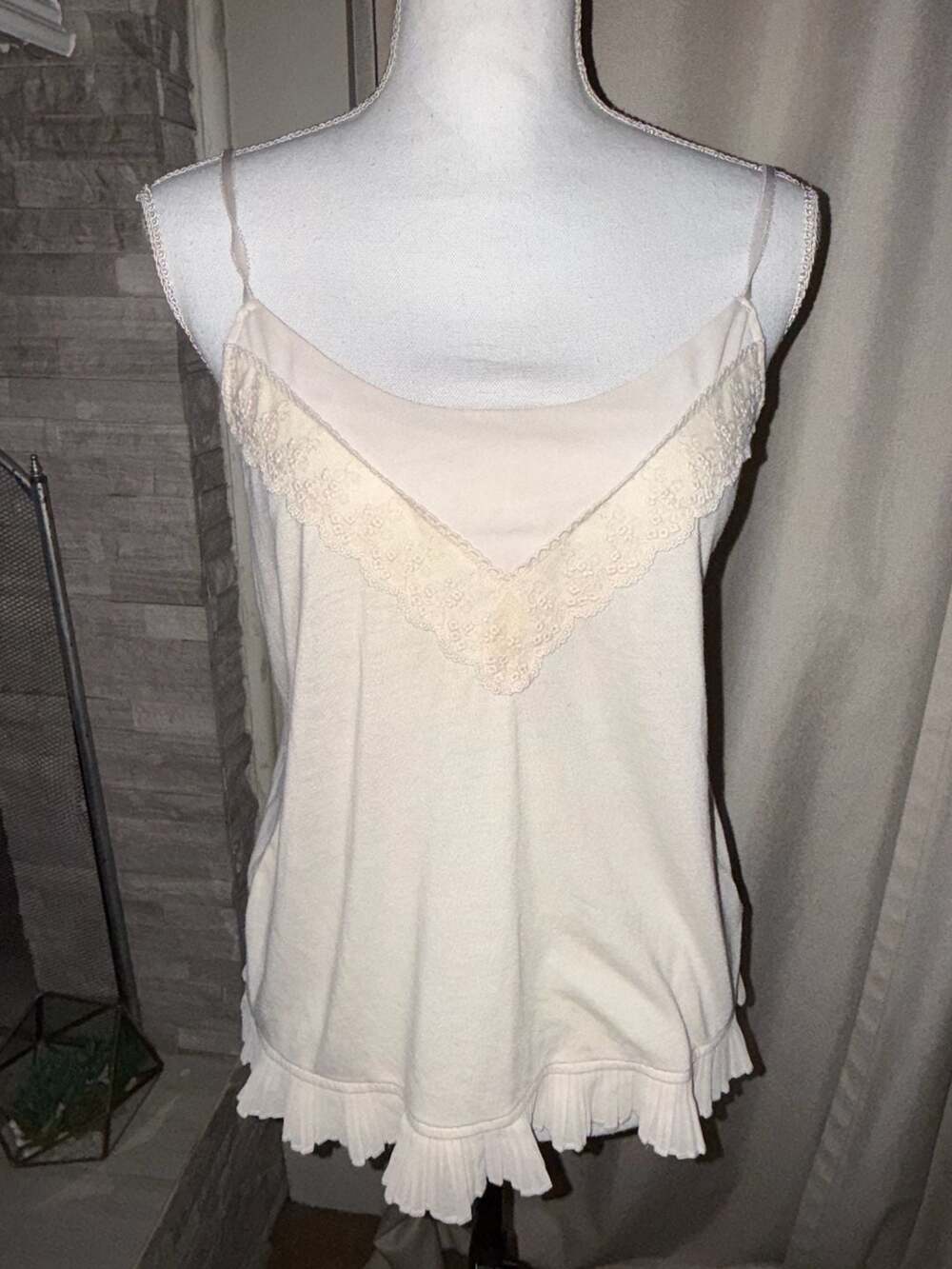 American Eagle Outfitters Camisole Size M Cream Lace Trim